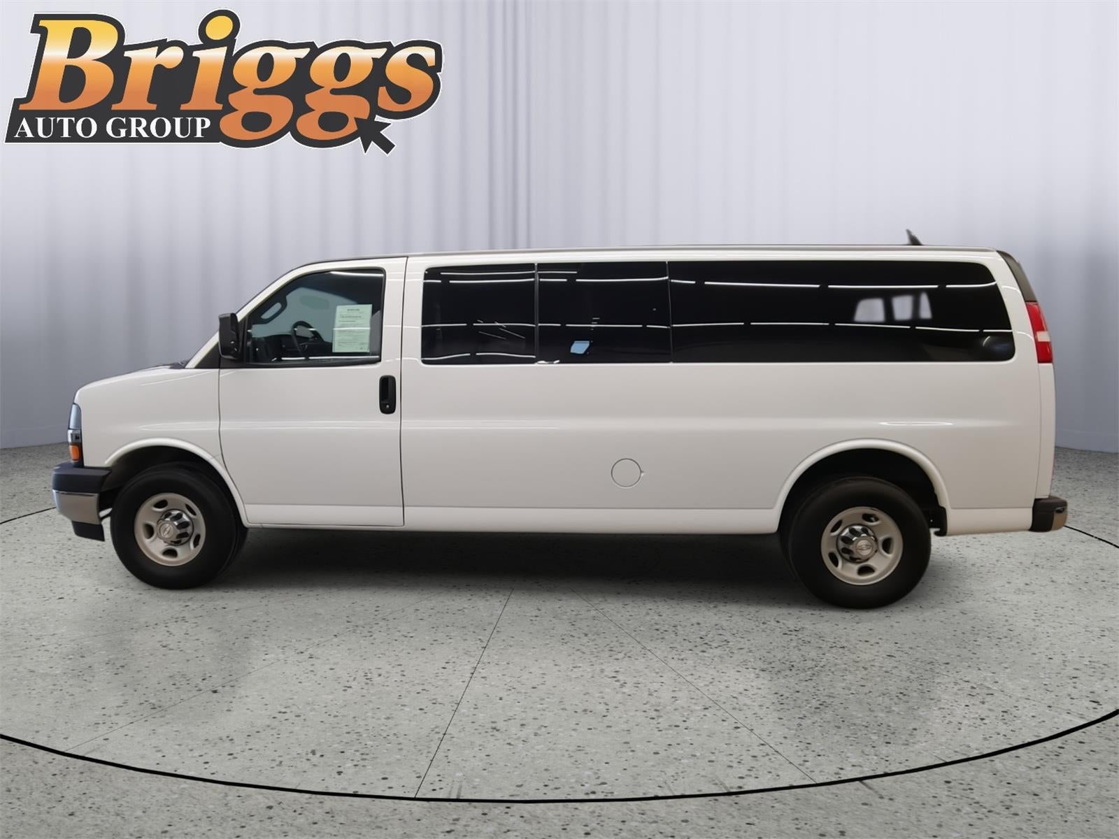2017 Chevrolet Express Passenger 3500 LT
