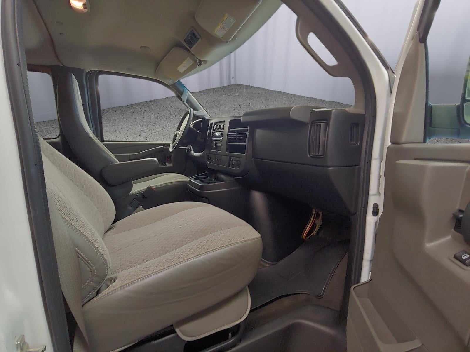 2017 Chevrolet Express Passenger 3500 LT