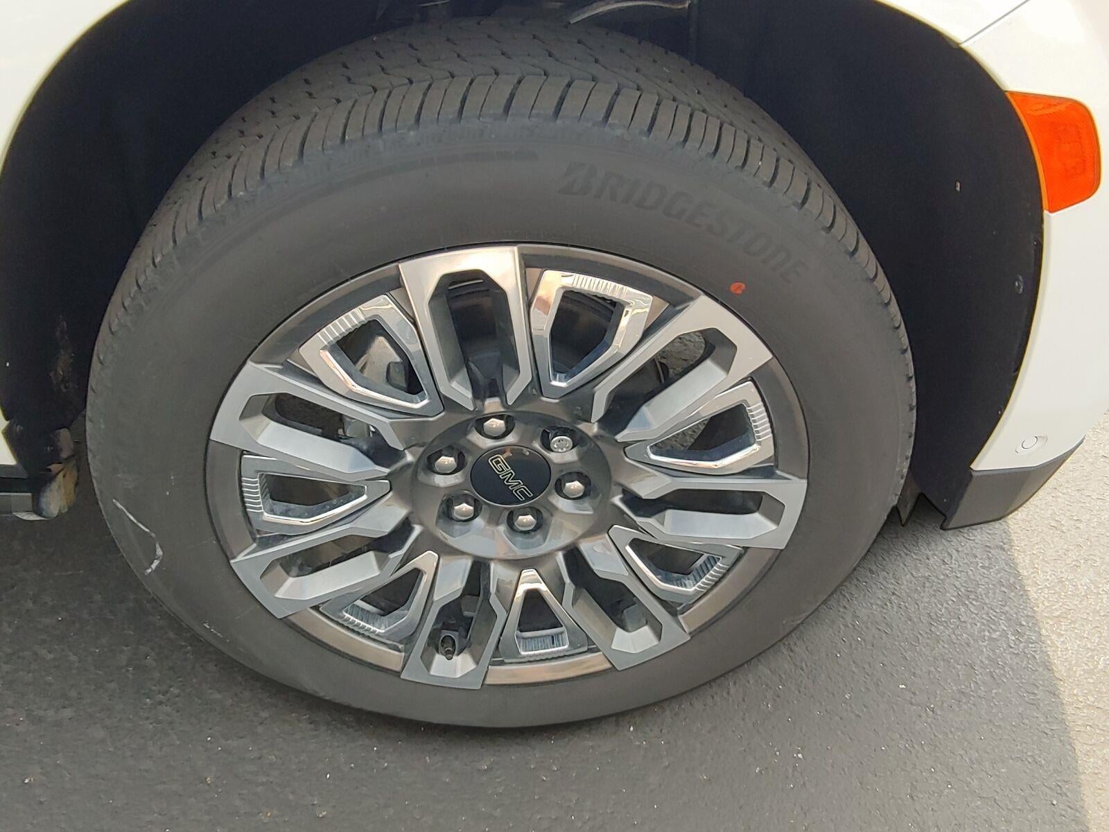 2023 GMC Yukon Denali Ultimate