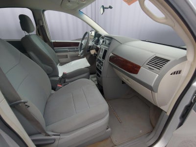 2010 Chrysler Town & Country Touring