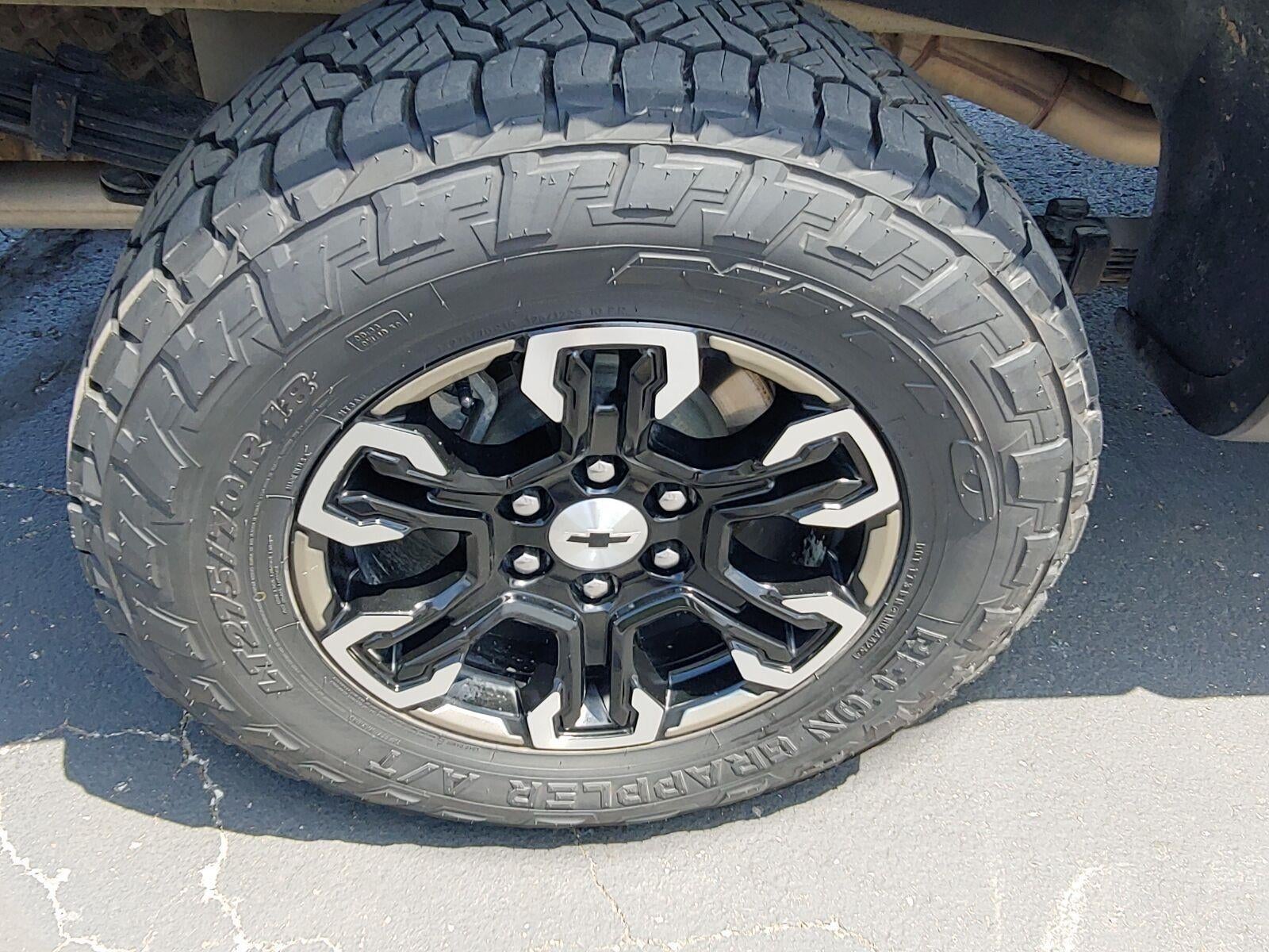 2025 Chevrolet Silverado 1500 ZR2
