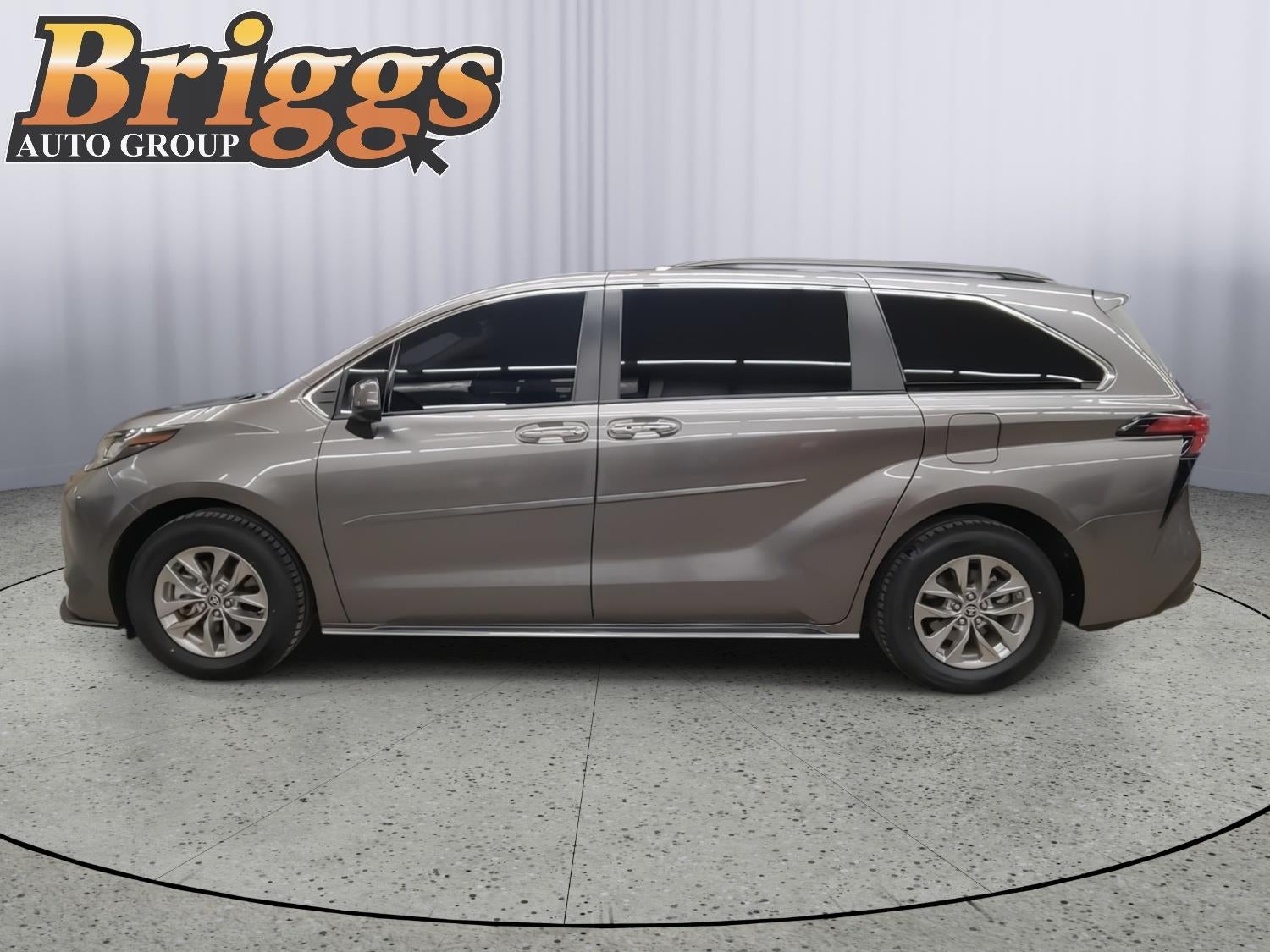 2022 Toyota Sienna XLE