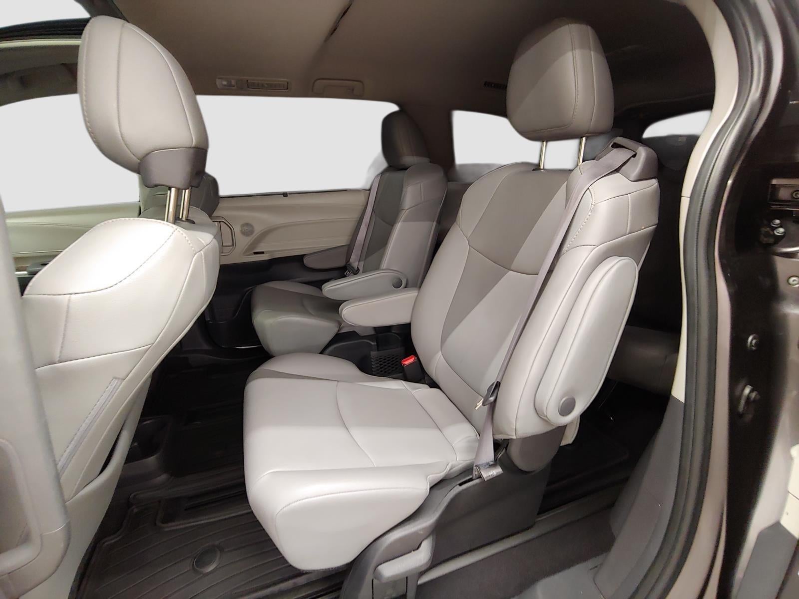 2022 Toyota Sienna XLE