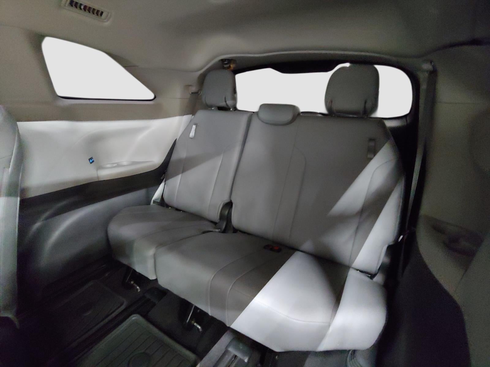 2022 Toyota Sienna XLE