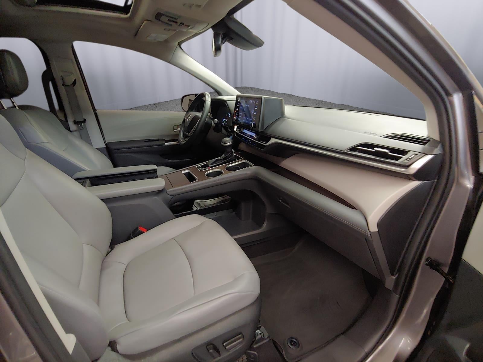 2022 Toyota Sienna XLE