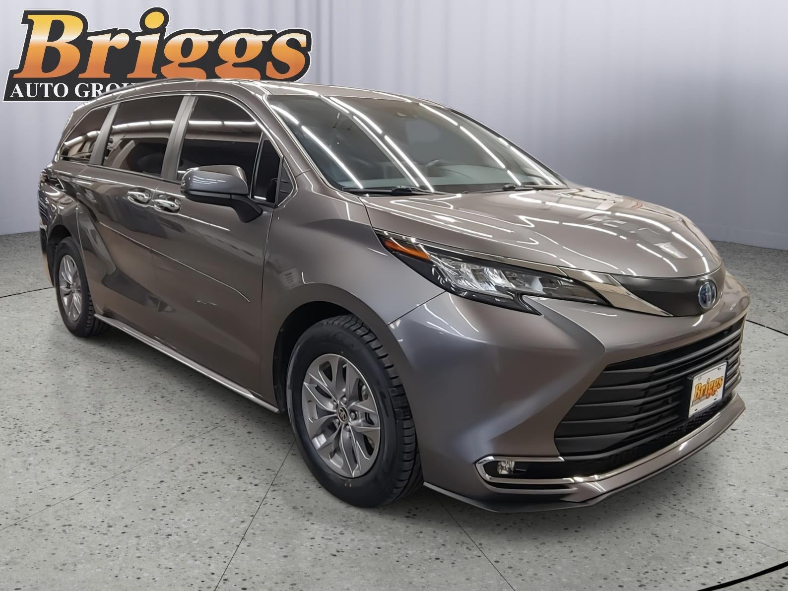 2022 Toyota Sienna XLE