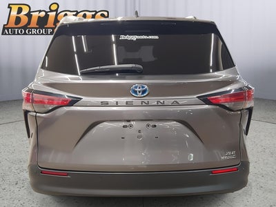 2022 Toyota Sienna XLE