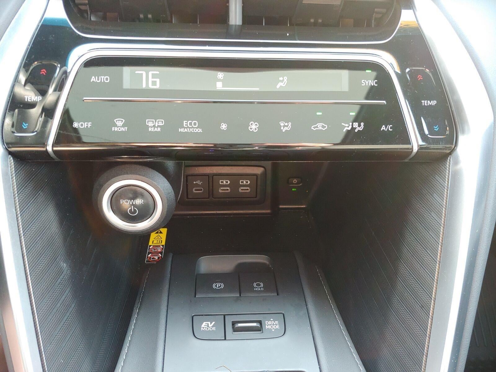 2024 Toyota Venza LE