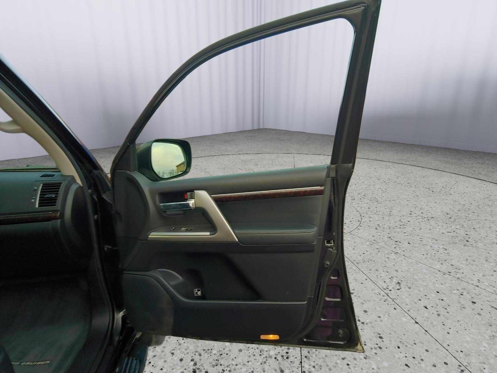 2013 Toyota Land Cruiser Base