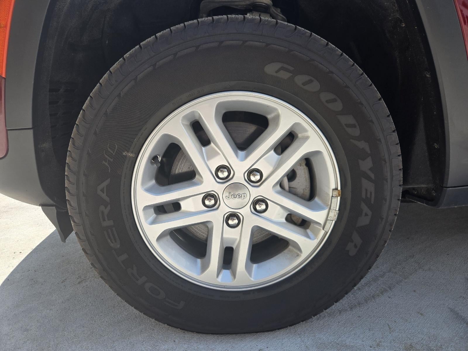 2023 Jeep Grand Cherokee Laredo 4x4