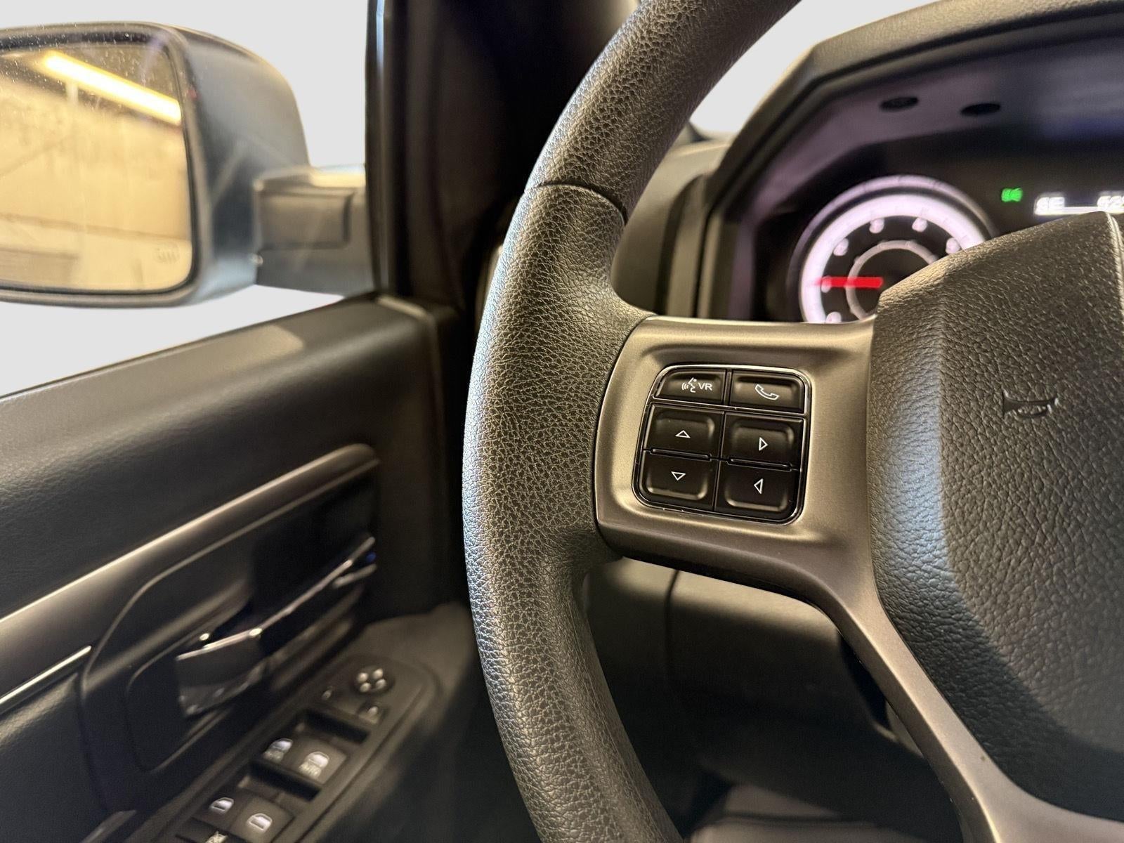 2024 RAM 1500 Classic Warlock Crew Cab 4x2 5'7' Box