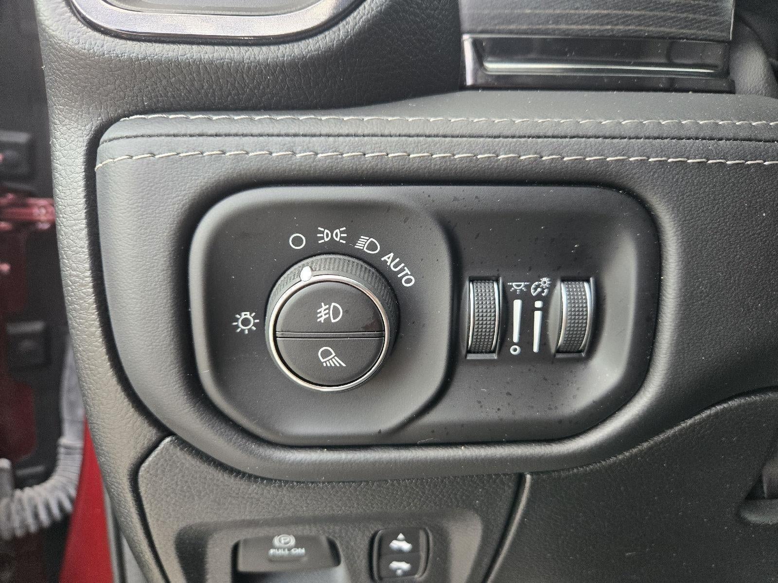 2023 RAM 1500 Limited Crew Cab 4x4 5'7' Box
