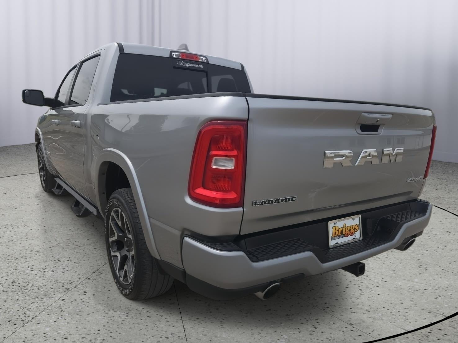 2025 RAM 1500 Laramie Crew Cab 4x4 5'7' Box