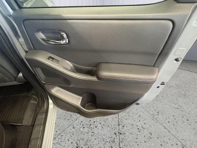 2025 Nissan Frontier Crew Cab PRO-4X 4x4