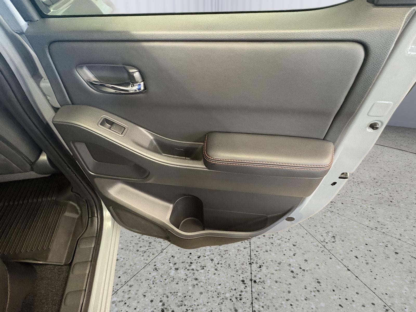 2025 Nissan Frontier Crew Cab PRO-4X 4x4