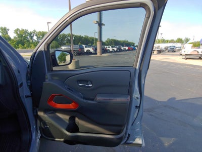 2023 Nissan Frontier Crew Cab PRO-4X 4x4