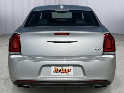 2022 Chrysler 300 Touring L