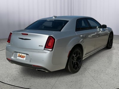 2022 Chrysler 300 Touring L