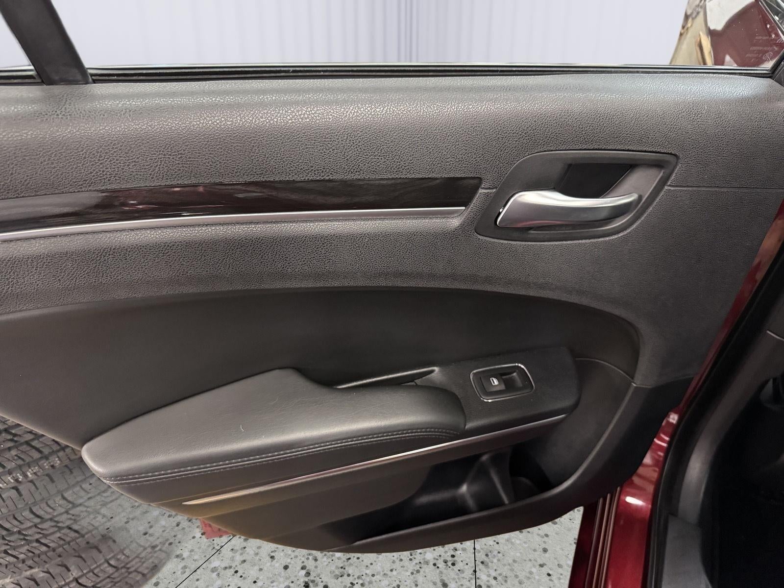 2016 Chrysler 300 Limited