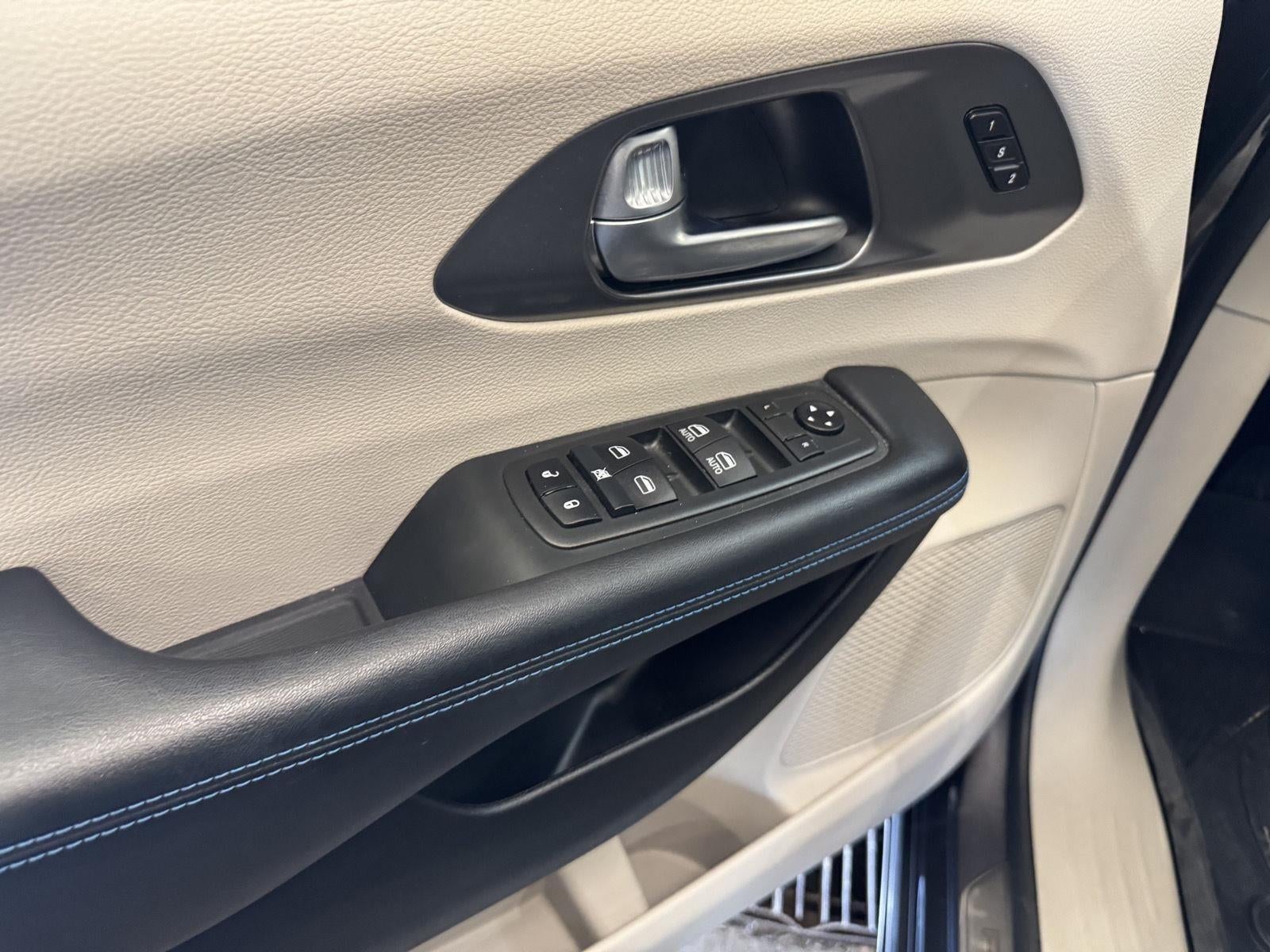 2021 Chrysler Pacifica Touring L