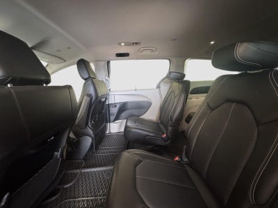 2024 Chrysler Pacifica Touring L AWD