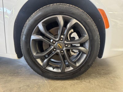 2024 Chrysler Pacifica Touring L AWD