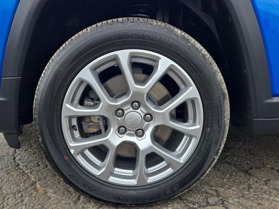 2023 Jeep Compass Latitude Lux FWD