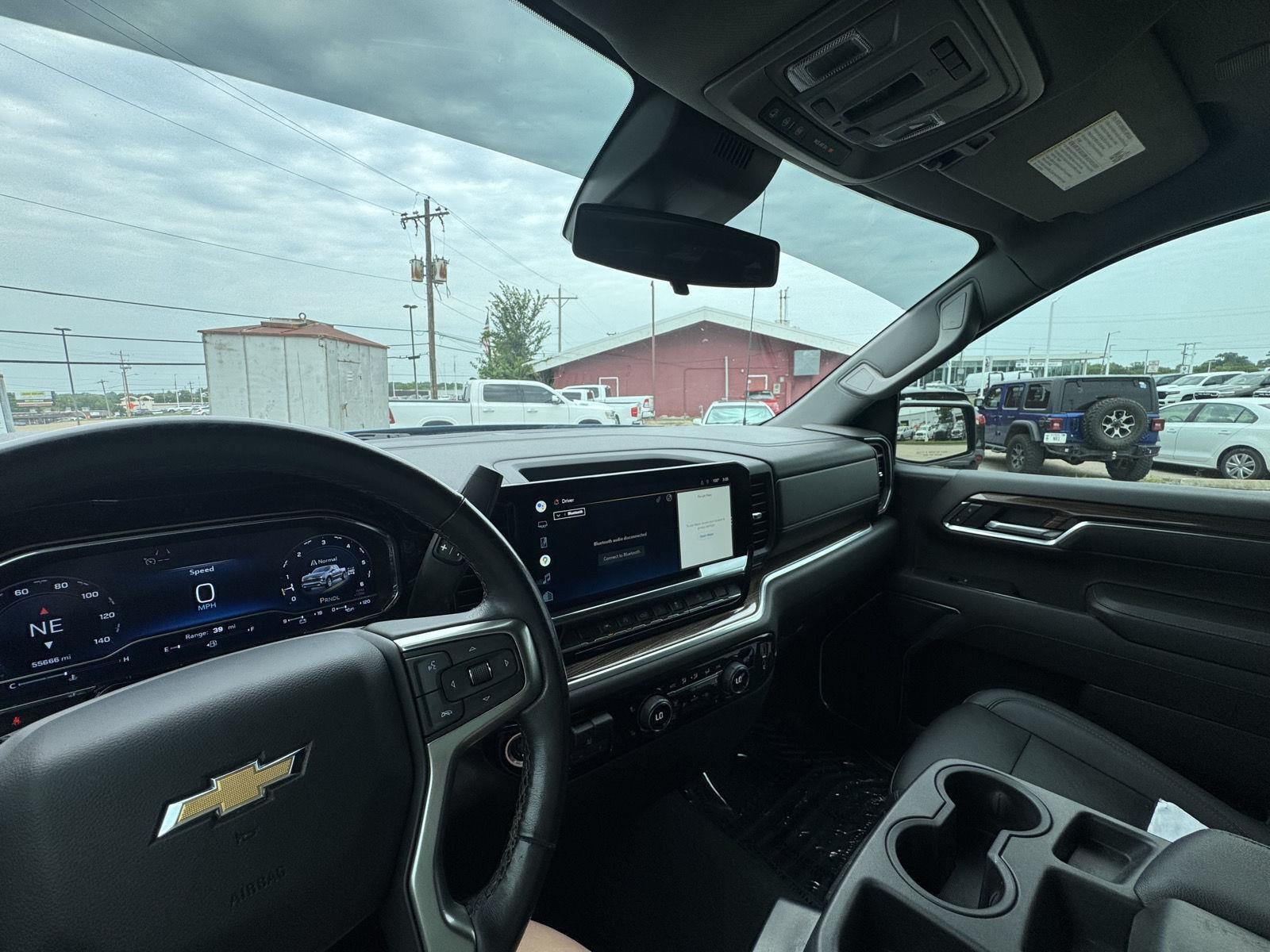 2022 Chevrolet Silverado 1500 4WD Crew Cab Standard Bed LT