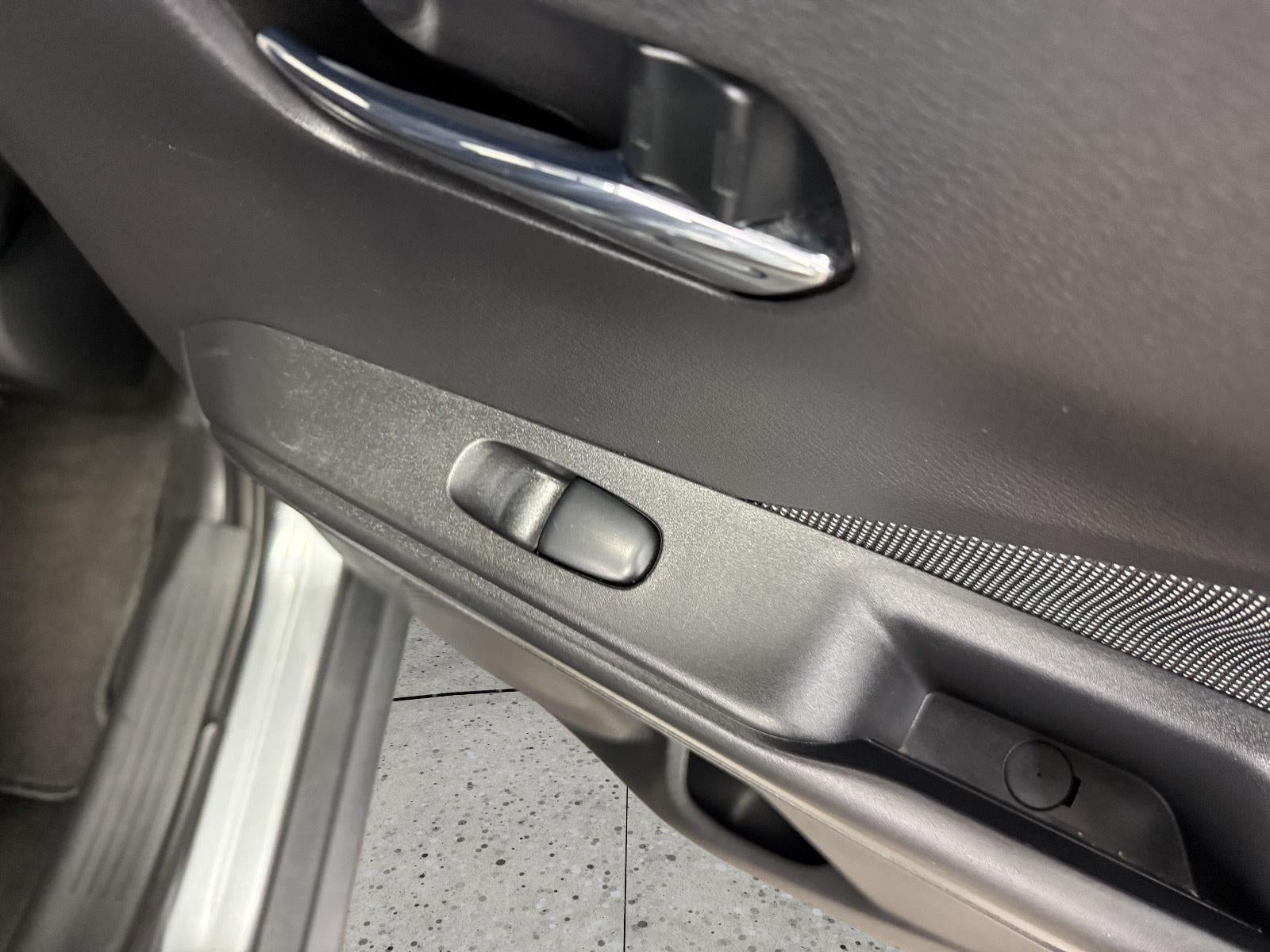 2020 Nissan Kicks SV Xtronic CVT