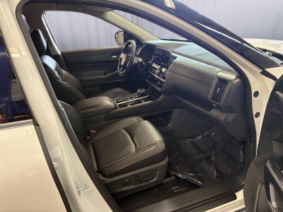 2024 Nissan Pathfinder SL 4WD
