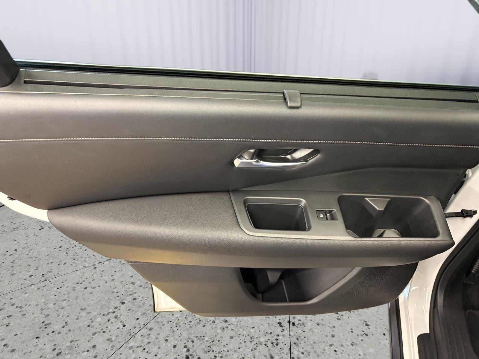 2024 Nissan Pathfinder SL 4WD