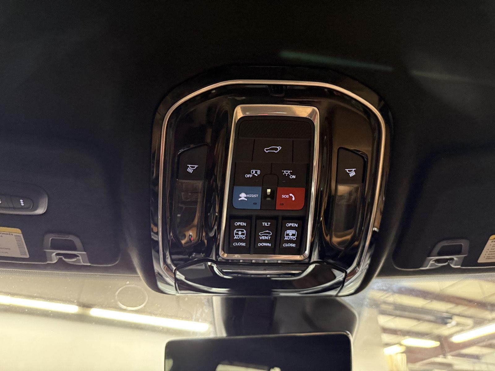 2022 Jeep Grand Cherokee Summit Reserve