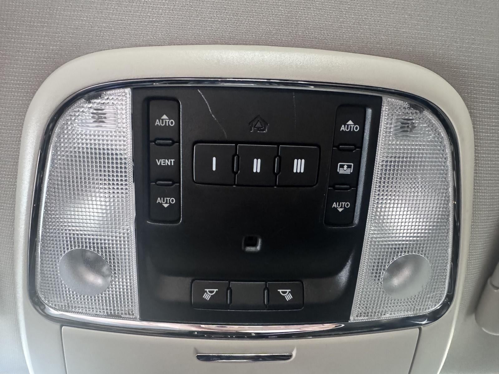 2017 Chrysler 300 300C