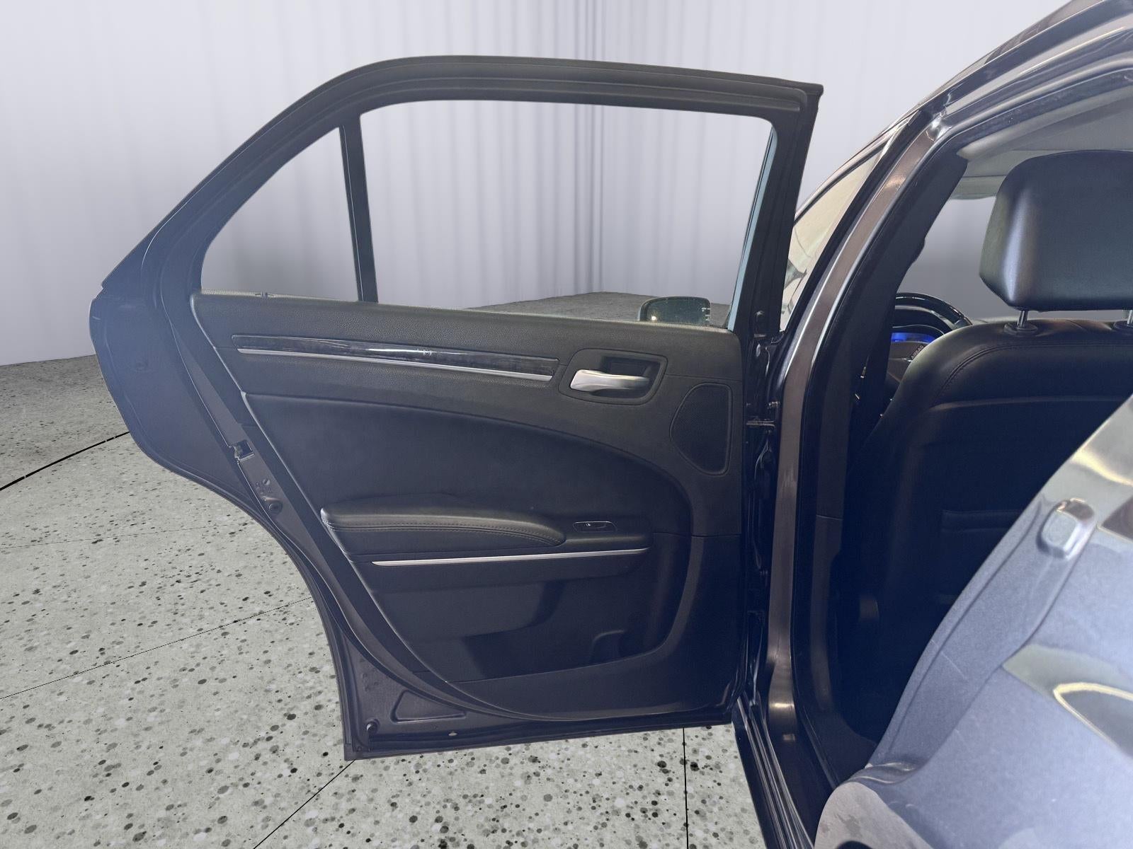 2017 Chrysler 300 300C