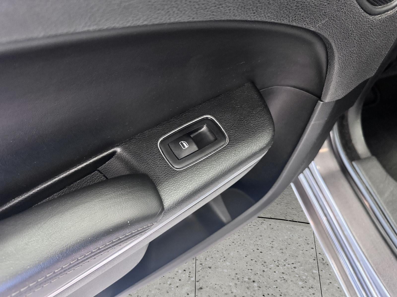 2017 Chrysler 300 300C