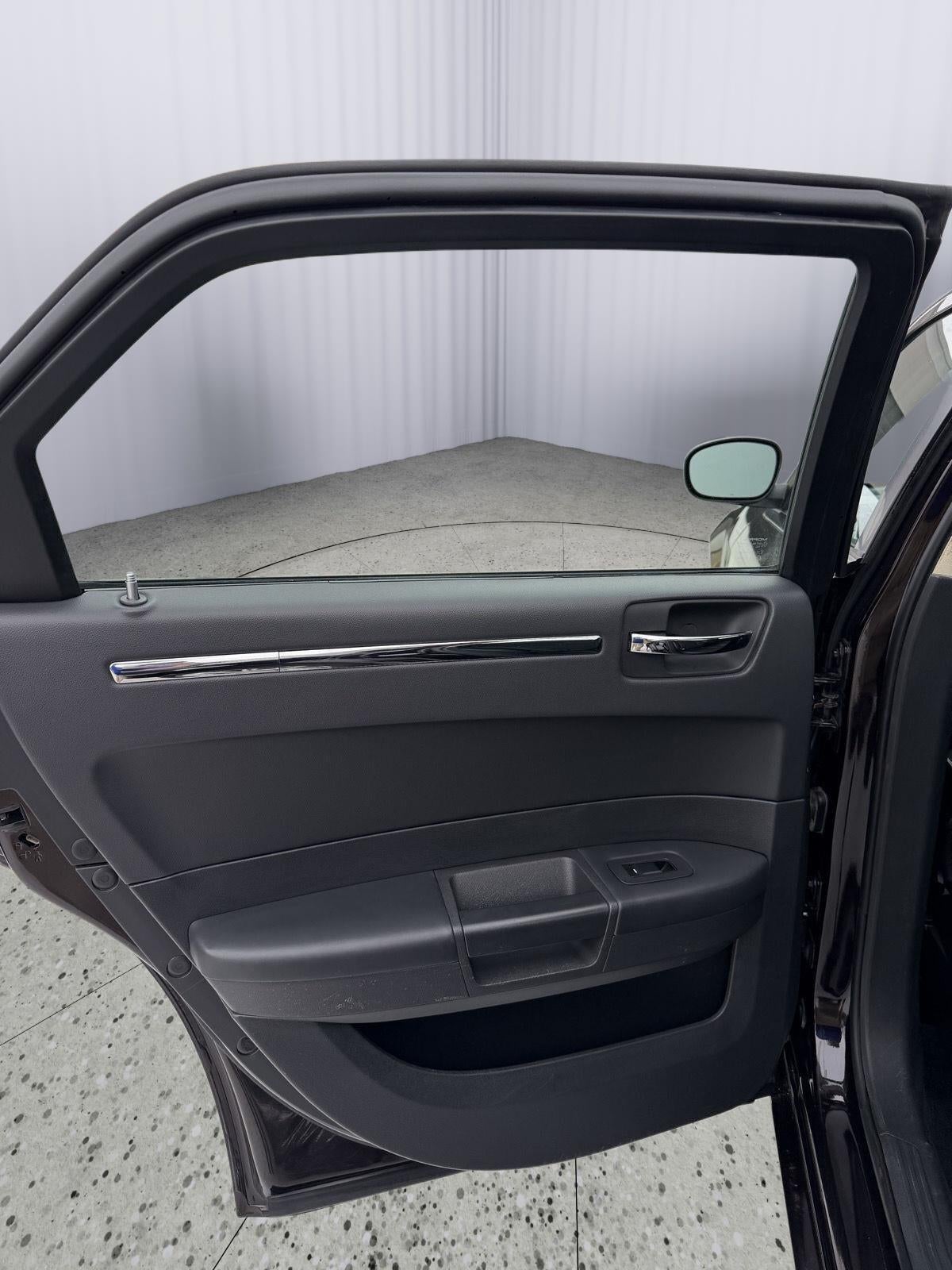 2010 Chrysler 300 Touring Signature