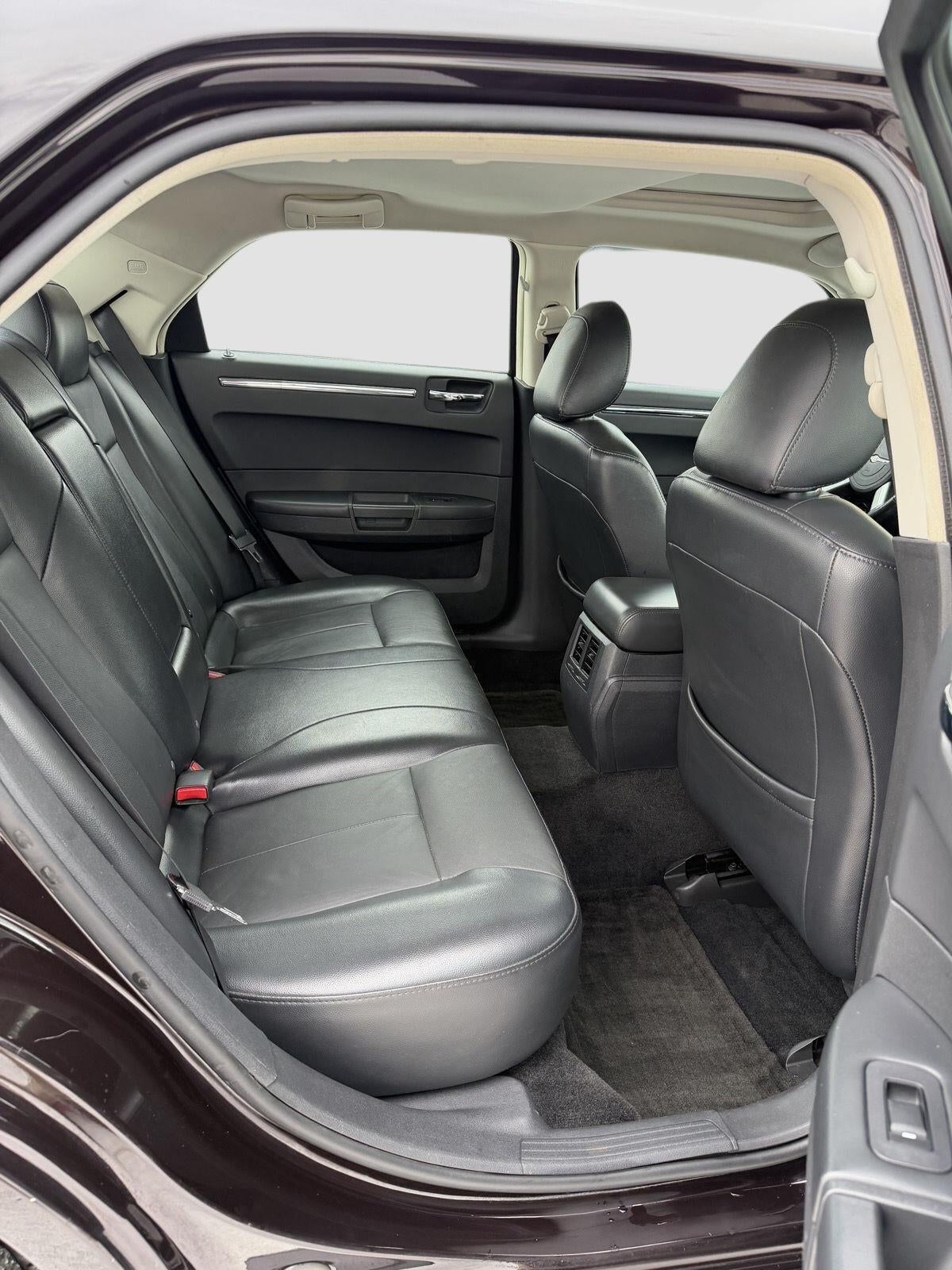 2010 Chrysler 300 Touring Signature