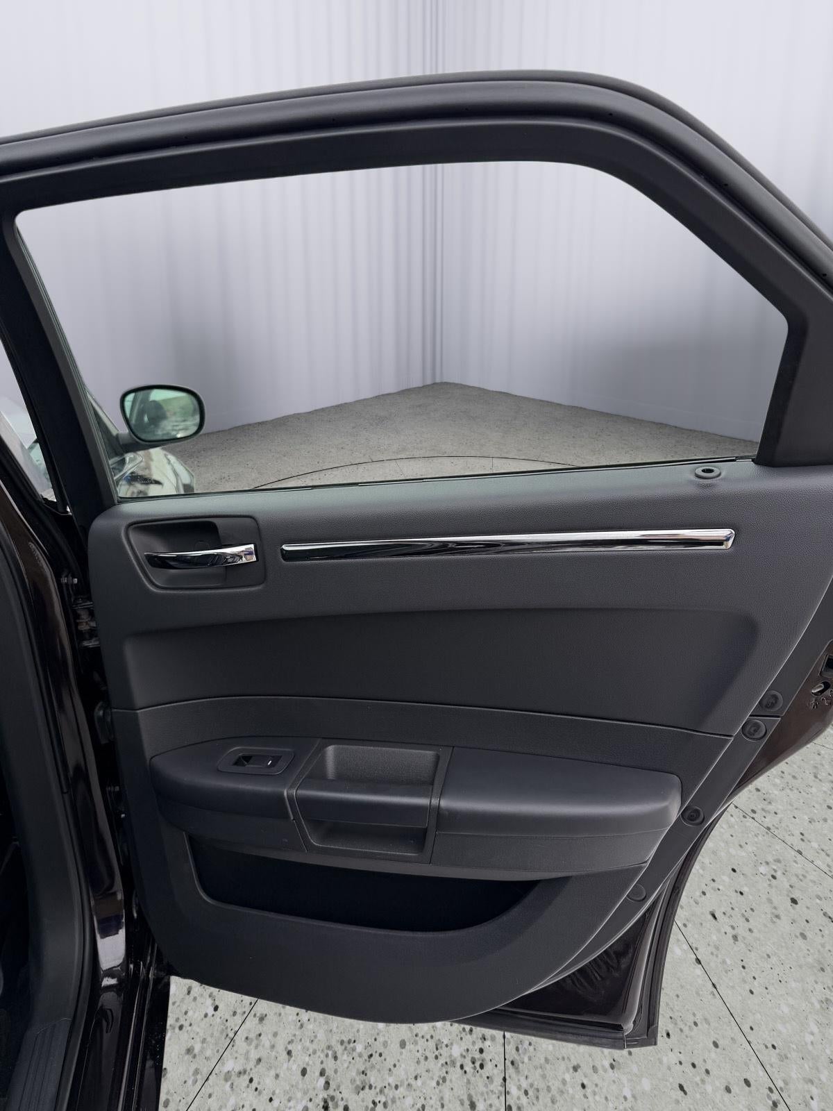 2010 Chrysler 300 Touring Signature