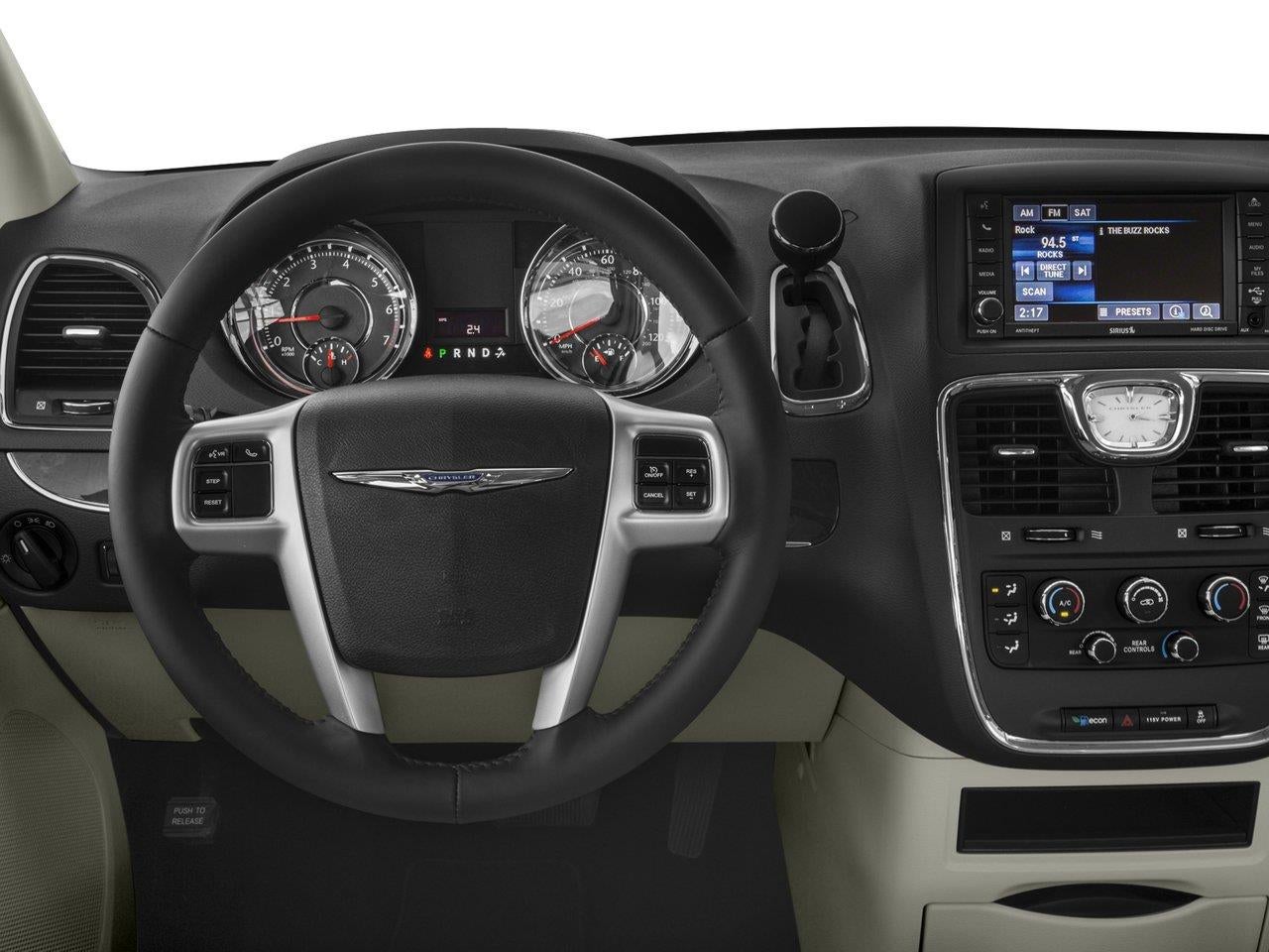 2016 Chrysler Town & Country Touring