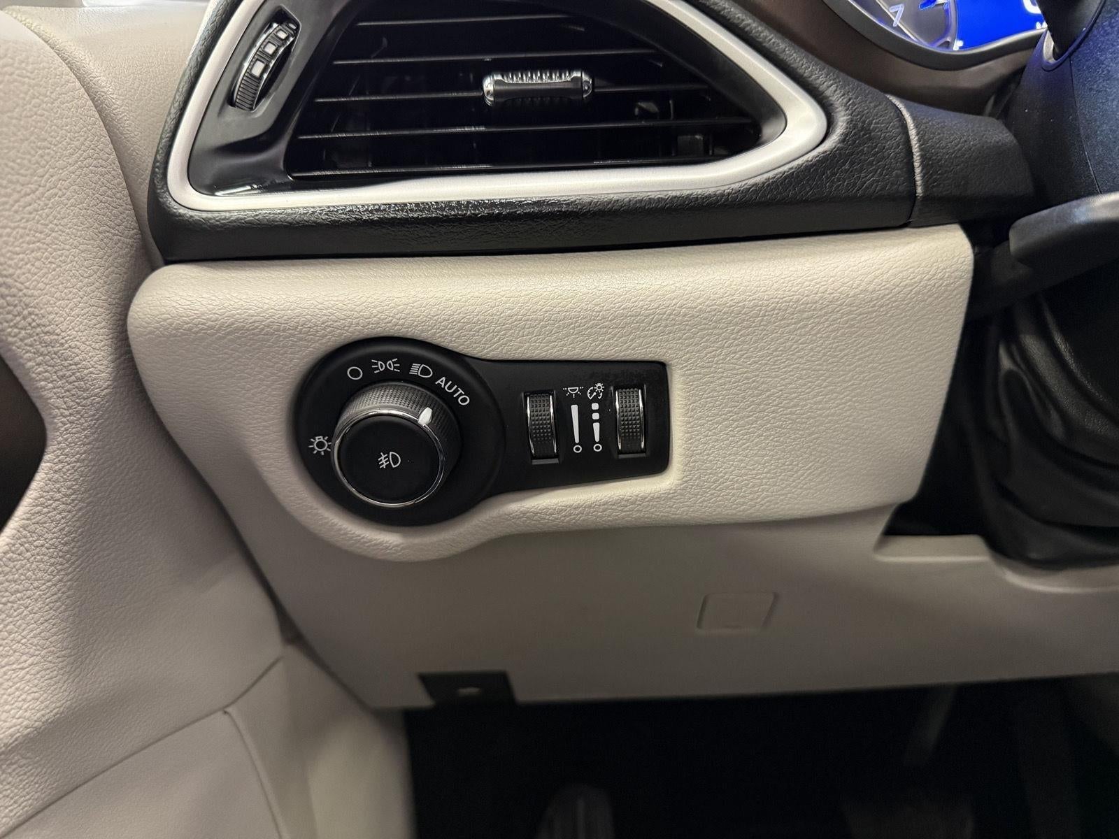 2019 Chrysler Pacifica Touring L