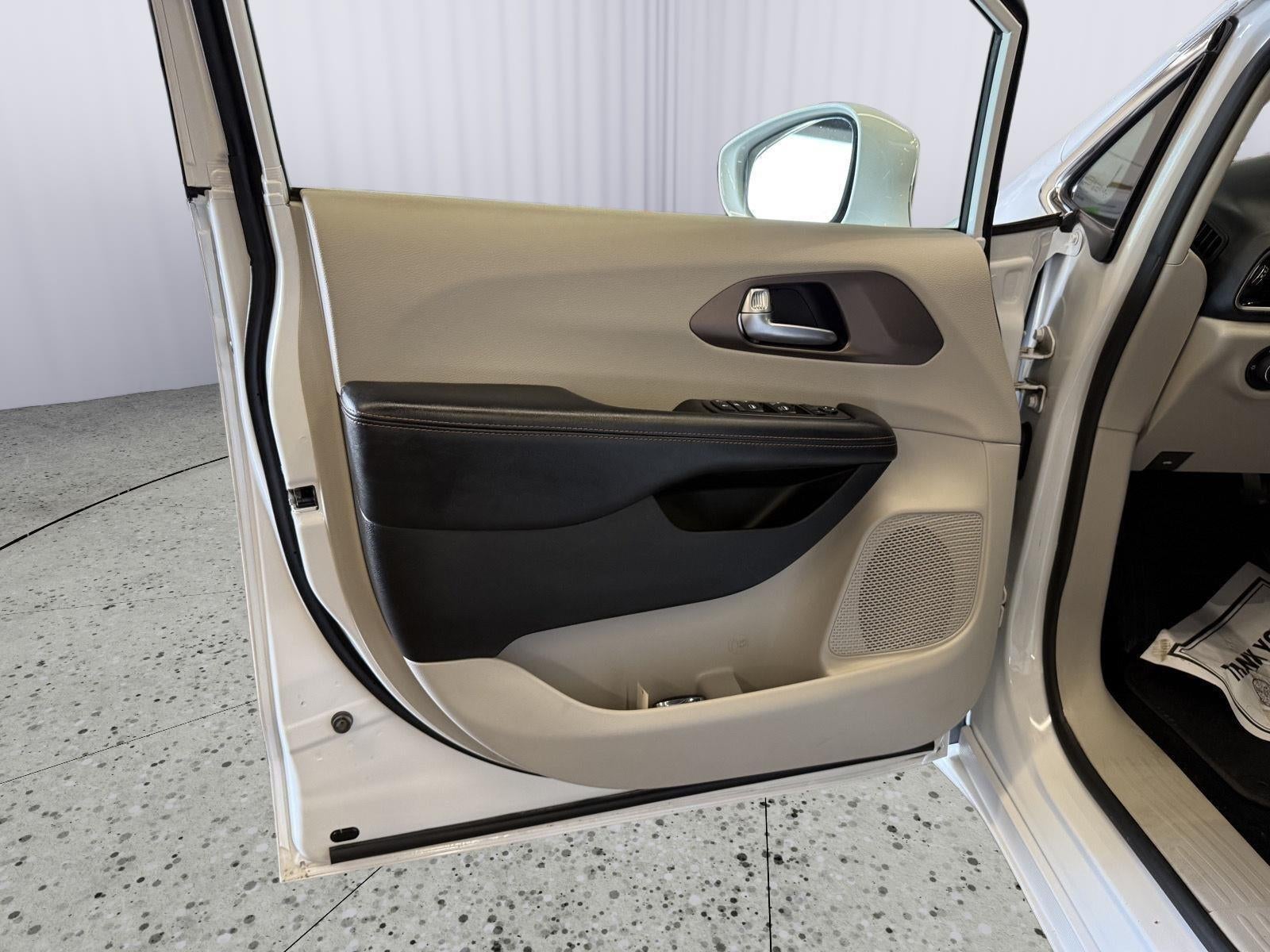 2019 Chrysler Pacifica Touring L