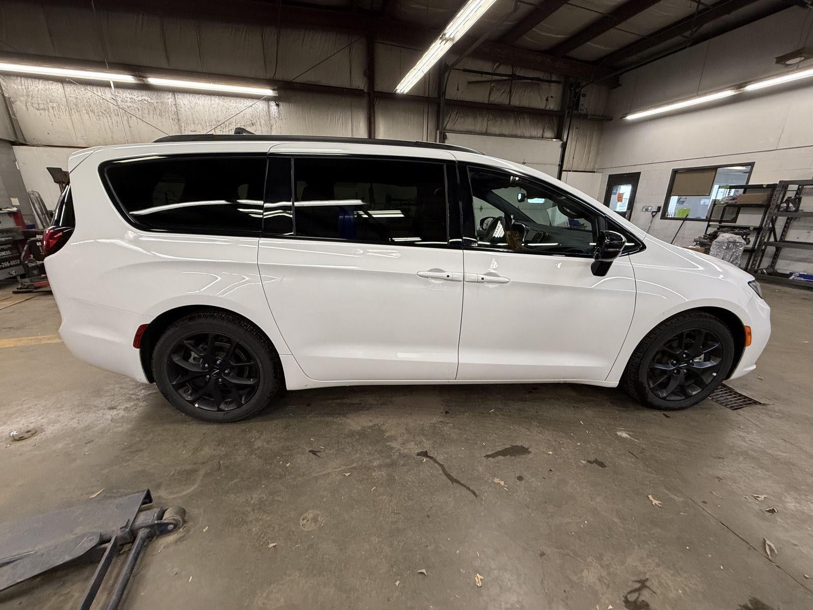 2025 Chrysler Pacifica Limited