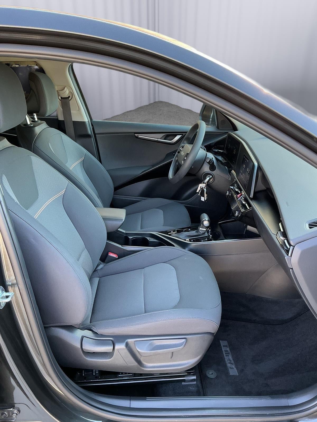 2025 Kia Niro LX