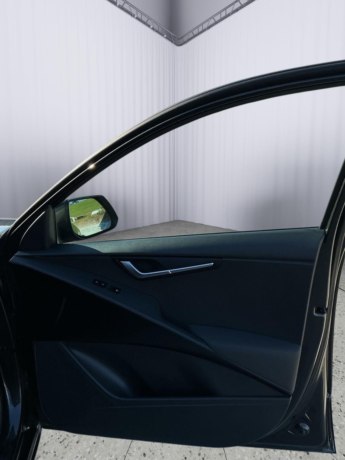 2025 Kia Niro LX
