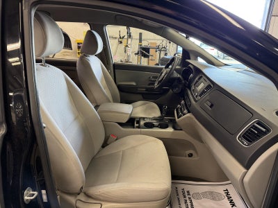 2016 Kia Sedona L