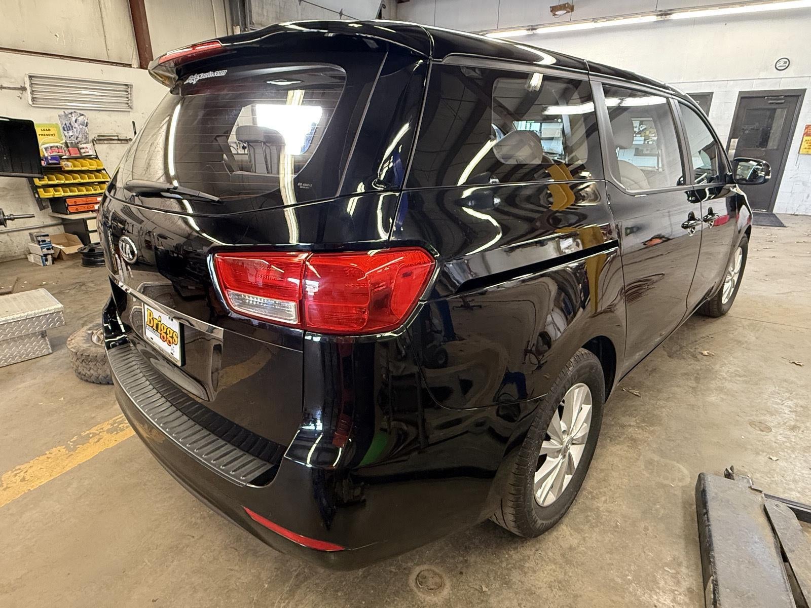 2016 Kia Sedona L