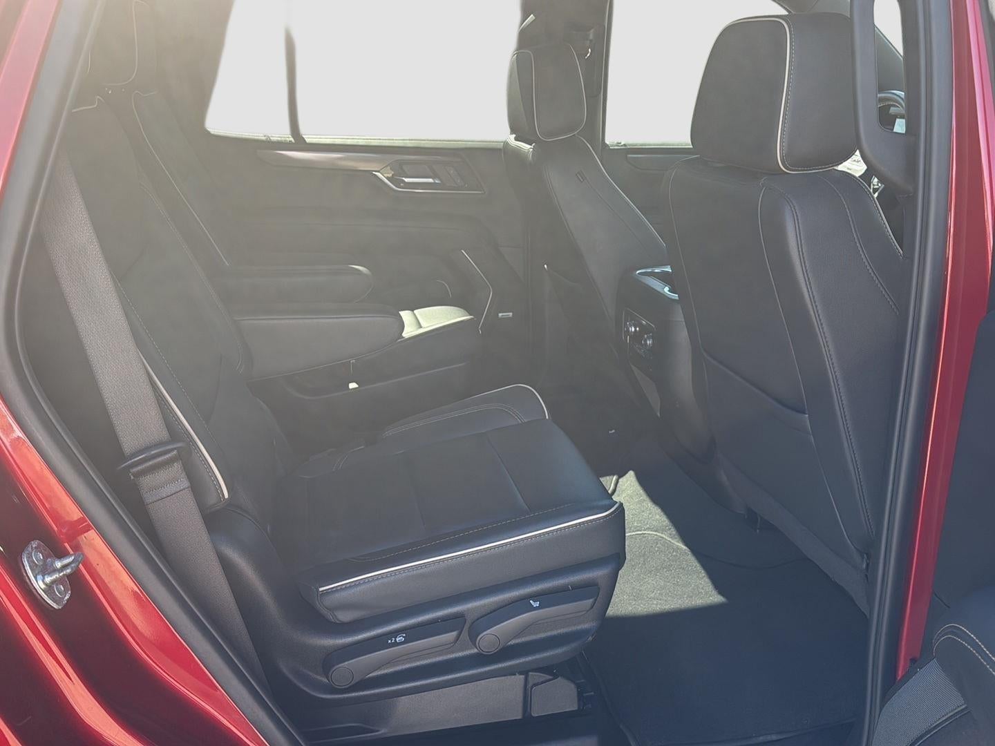 2025 GMC Yukon Elevation