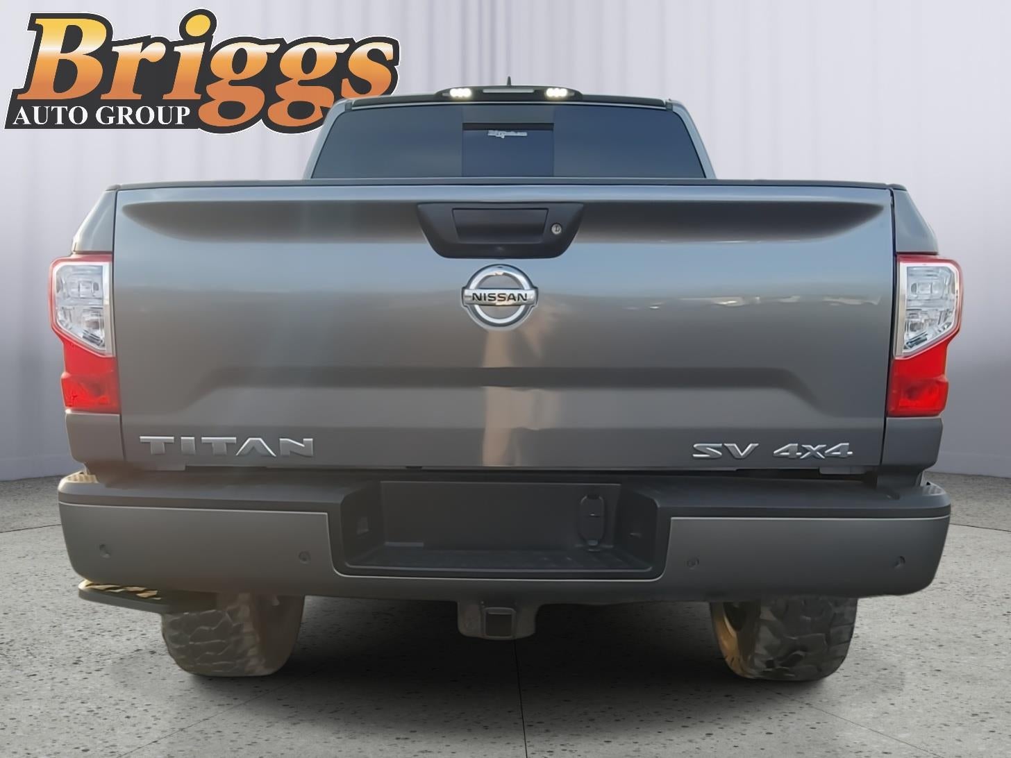 2022 Nissan Titan SV