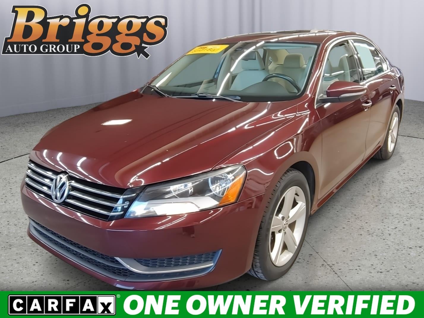 2012 Volkswagen Passat SE w/Sunroof & Nav PZEV