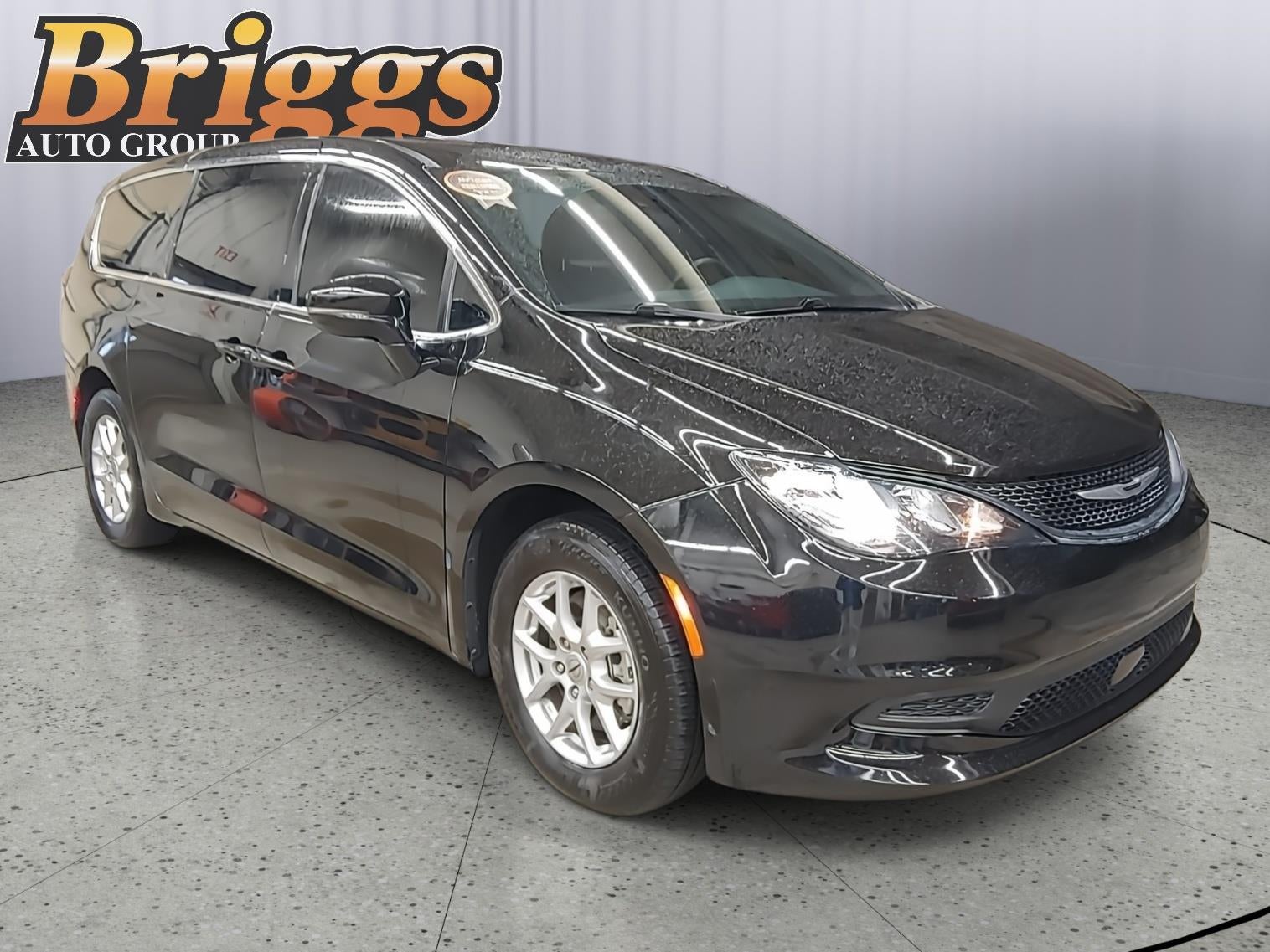 2025 Chrysler Voyager LX